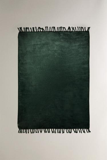 FLEECE THROW WITH FRINGING - Green by Zara