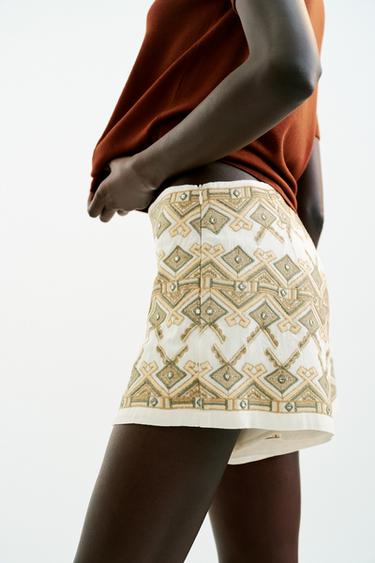 BERMUDA BORDADOS ESPEJOS - crudo/kaki de Zara