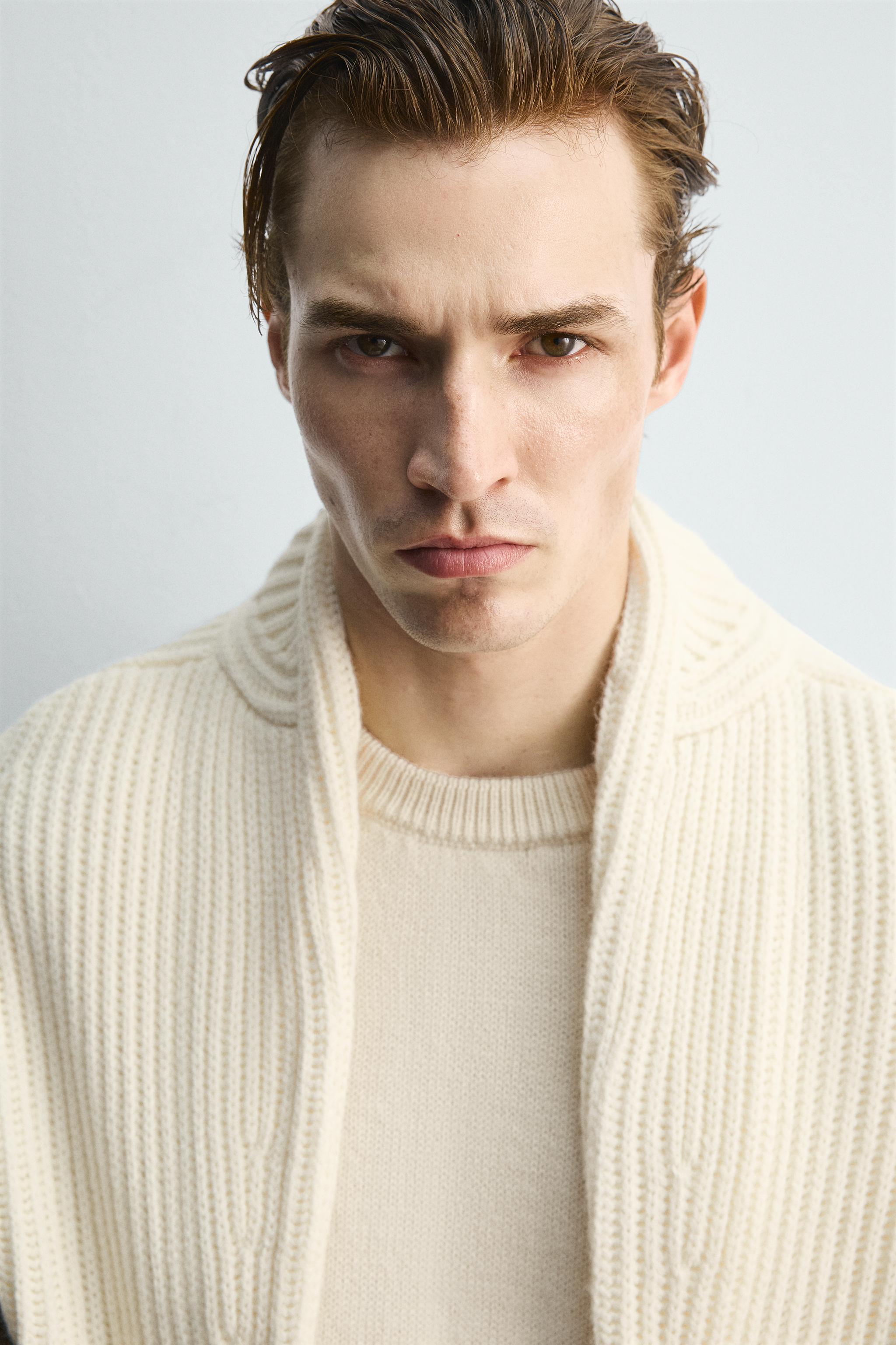 TEXTURED CARDIGAN LIMITED EDITION