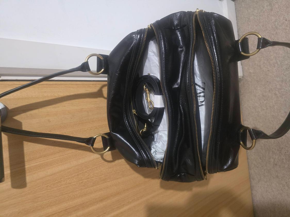 SHOULDER BAG WITH METAL DETAILS - Image 7