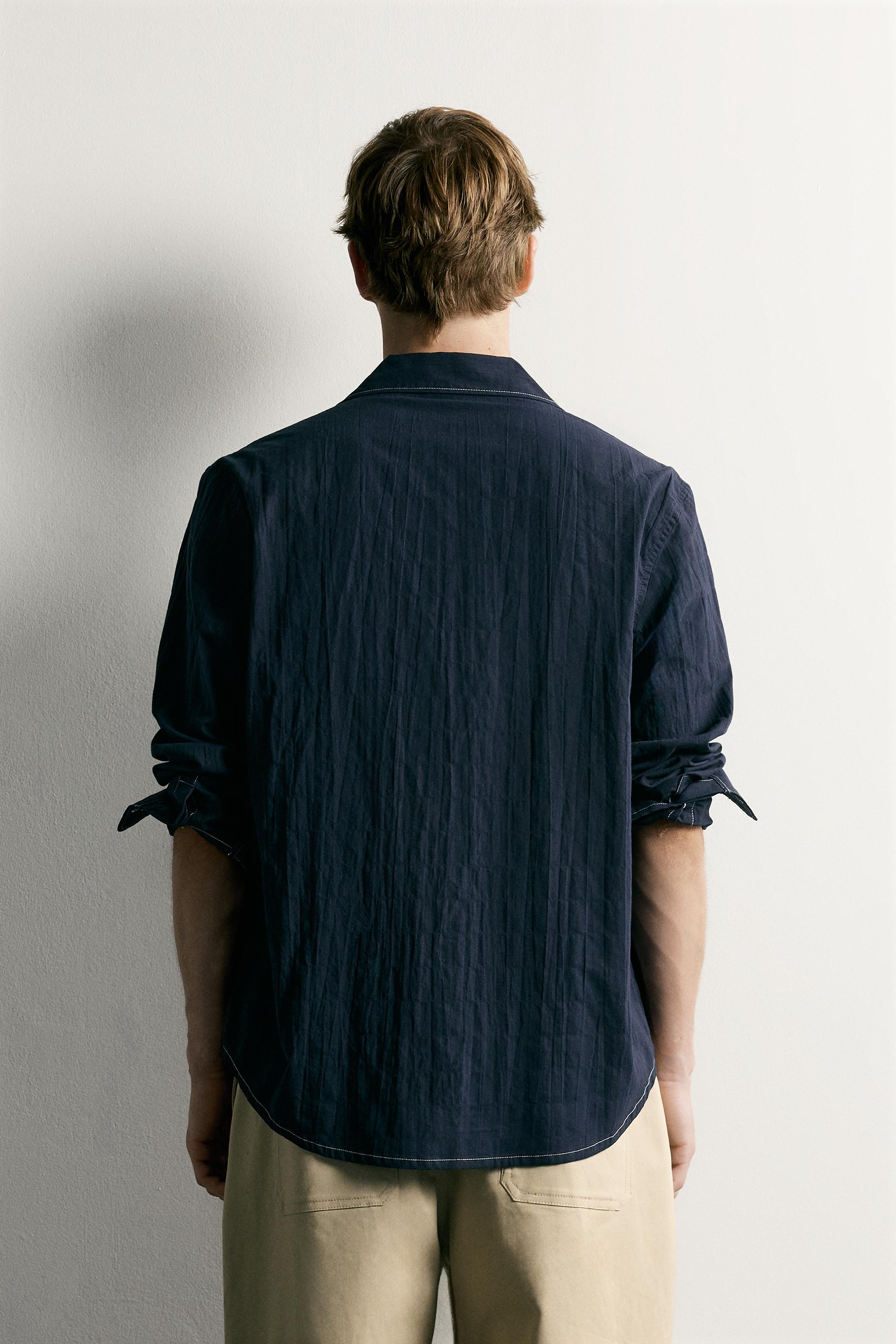 Мужские рубашки Zara TEXTURED RELAXED FIT SHIRT WITH FROG FASTENINGS — фото 3