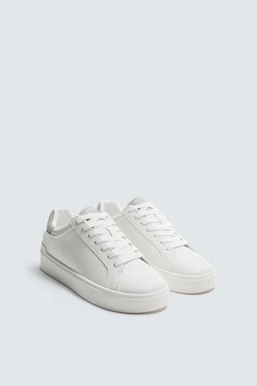 ZAPATILLA DETALLE TALÓN - Gris de Zara