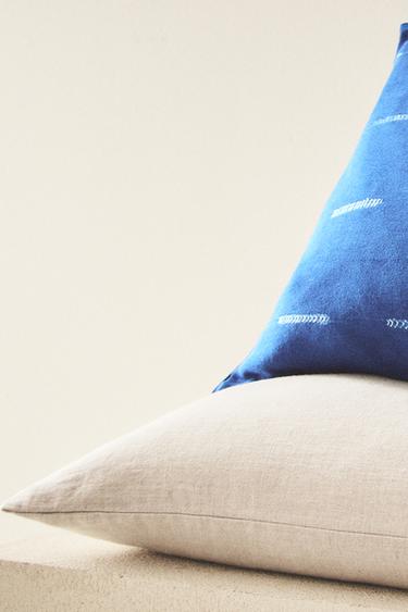 TIE-DYE COTTON CUSHION COVER X TENSIRA - Blue by Zara - Image 5