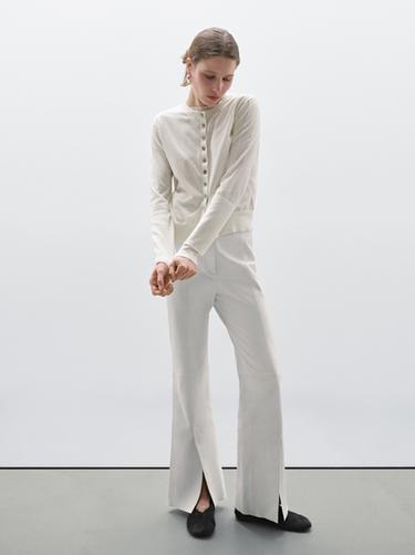Pantalón flare fit aberturas piel - Studio - Blanco de Zara - Imagen 0