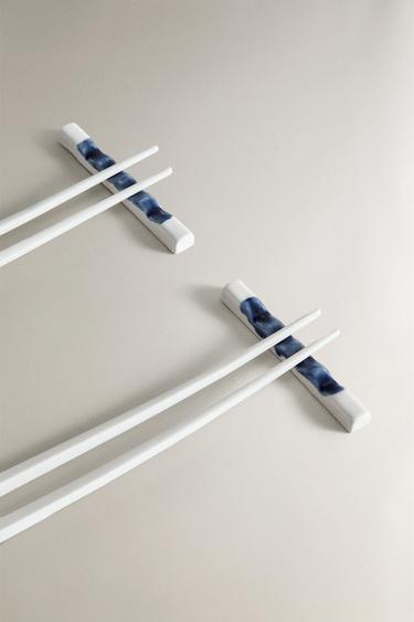 SET OF CERAMIC CHOPSTICKS AND RESTS X FANGLU LIN - White by Zara - Image 2