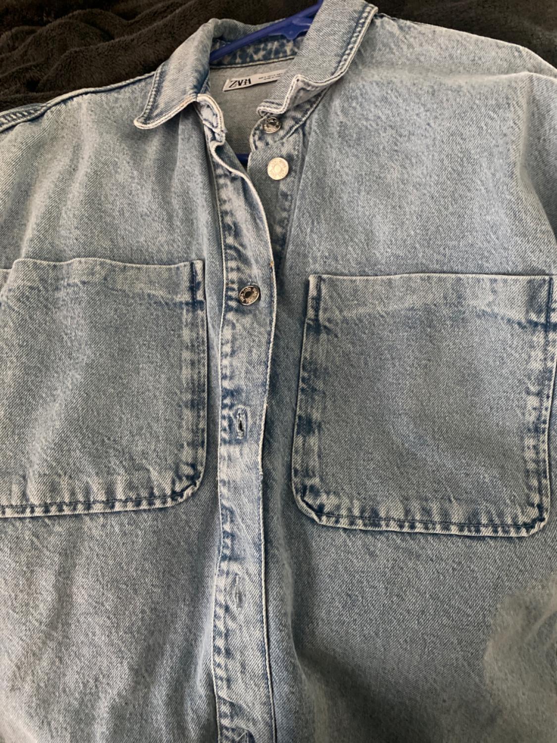 SOBRECAMISA DENIM BOLSILLOS PLASTRÓN - Image 3
