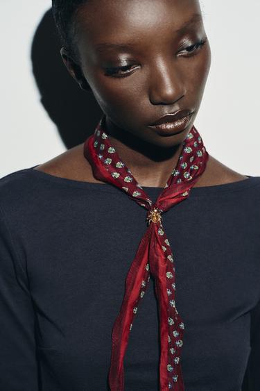 BANDANA ESTAMPADA CON SEDA ARAÑA - Burgundy de Zara