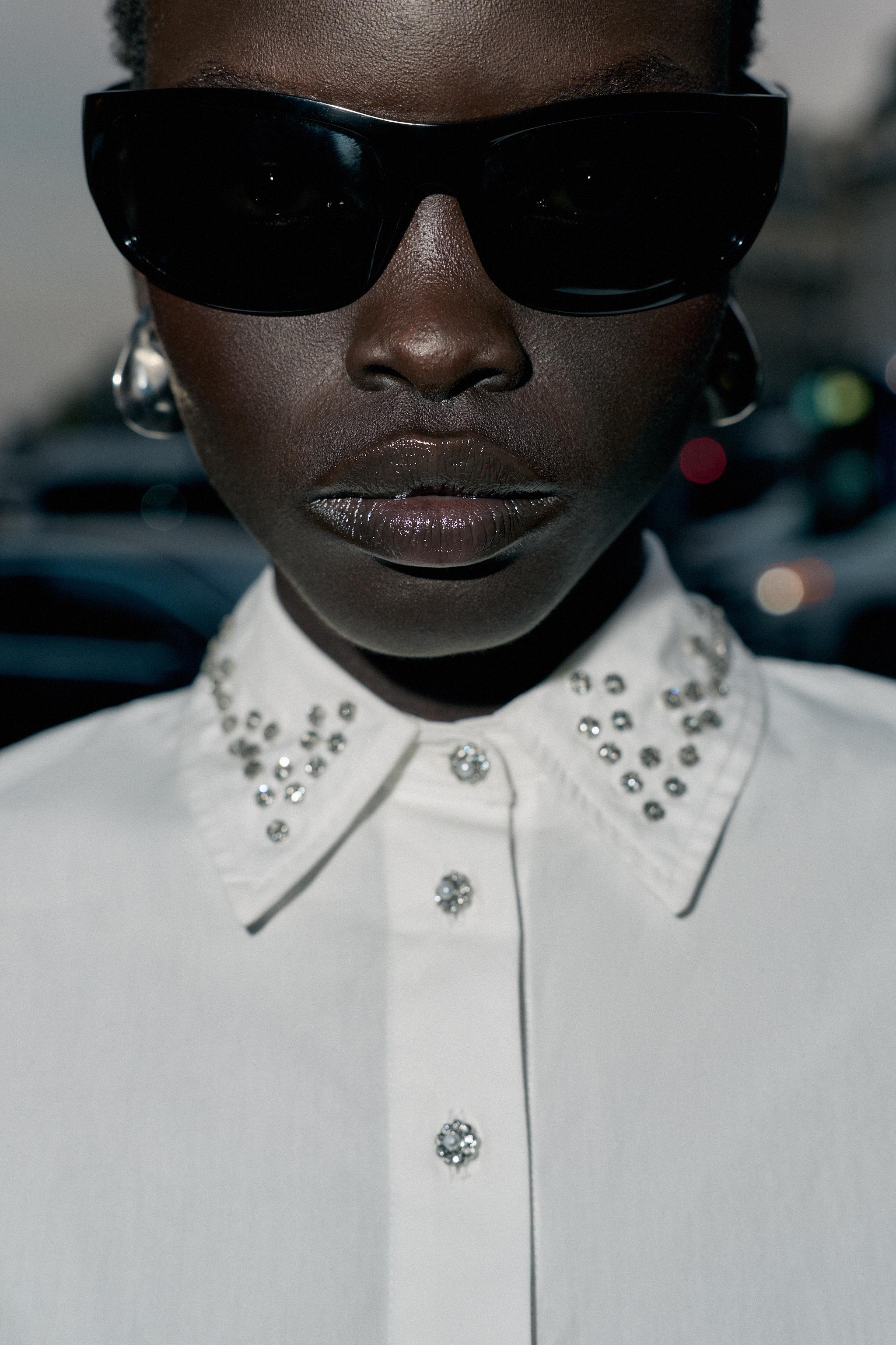 CHEMISE COURTE EN POPELINE À FANTAISIE BIJOU