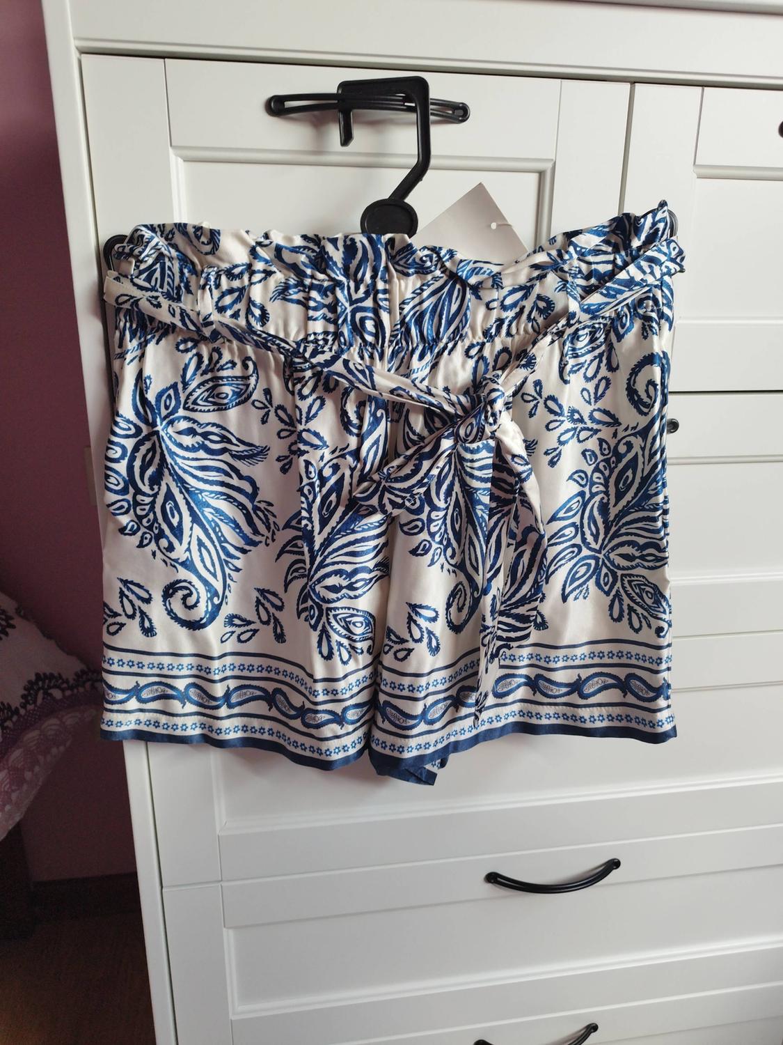 PRINTED SATIN PAPERBAG BERMUDA SHORTS - Image 2