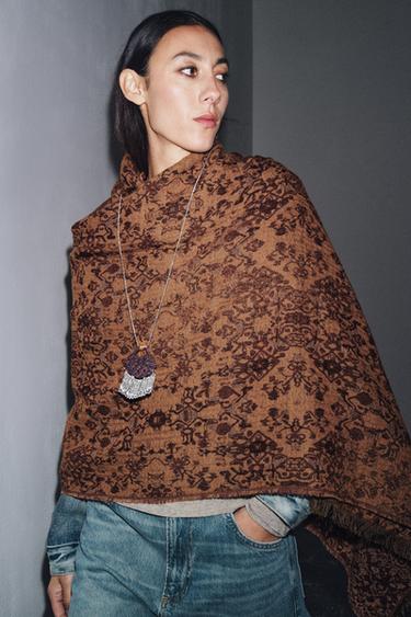 PAÑUELO JACQUARD CON LANA - Toffe de Zara