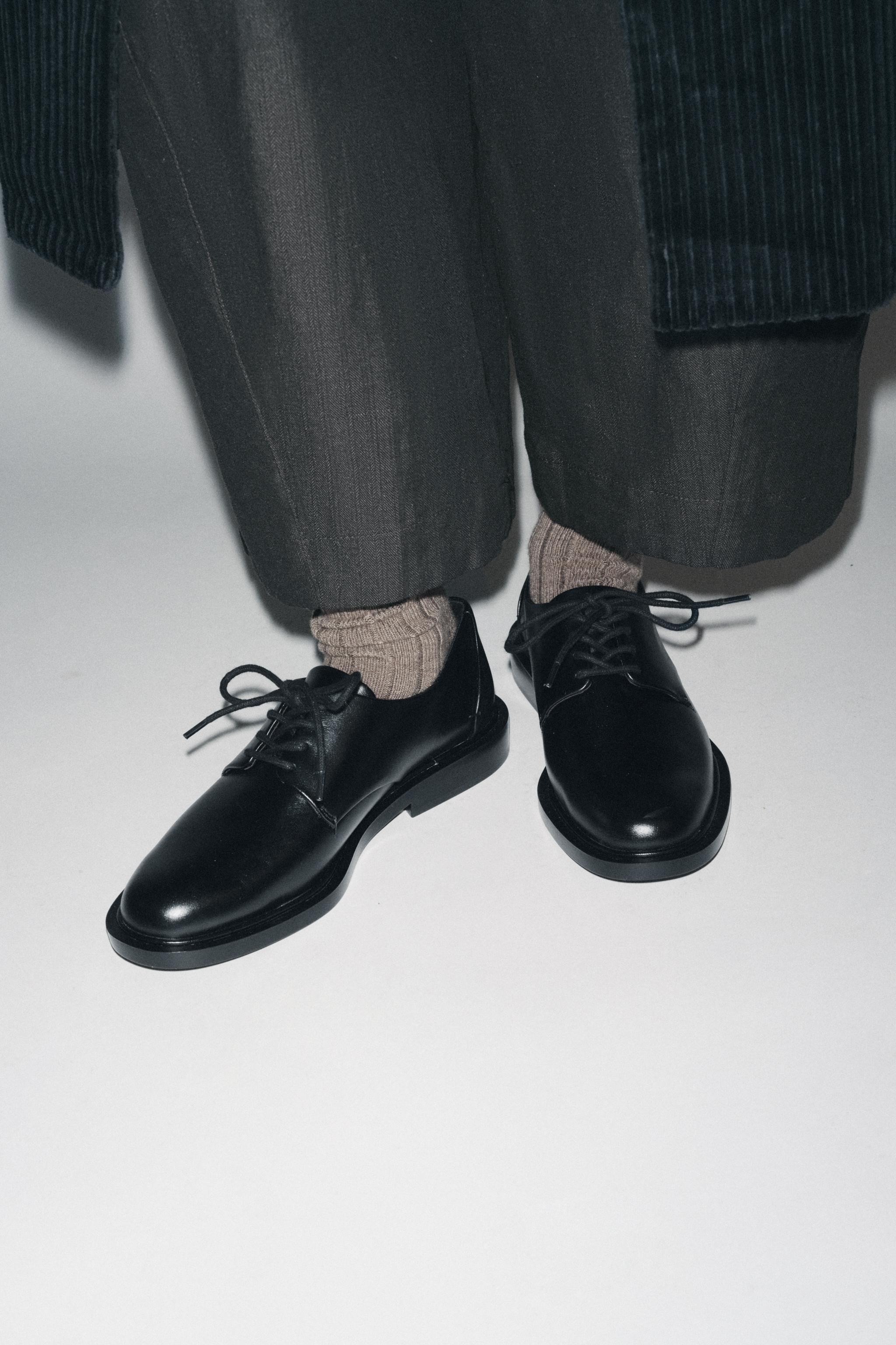 LACE-UP LEATHER DERBY SHOES