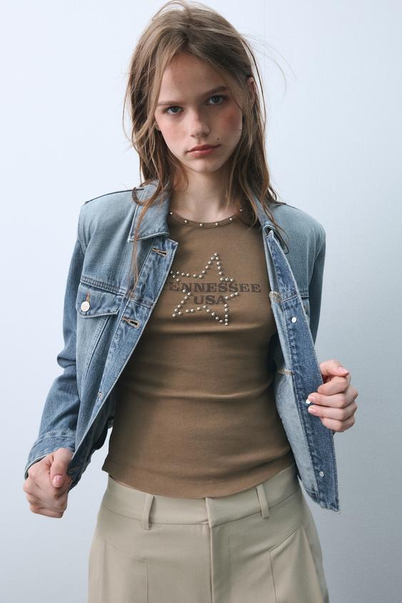 CAMISETA TACHAS TEXTO - Marrón oscuro de Zara - Imagen 0