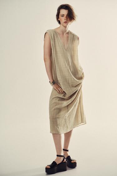 VESTIDO MIDI GASEADO COM EFEITO ENRUGADO - Cinza da Zara