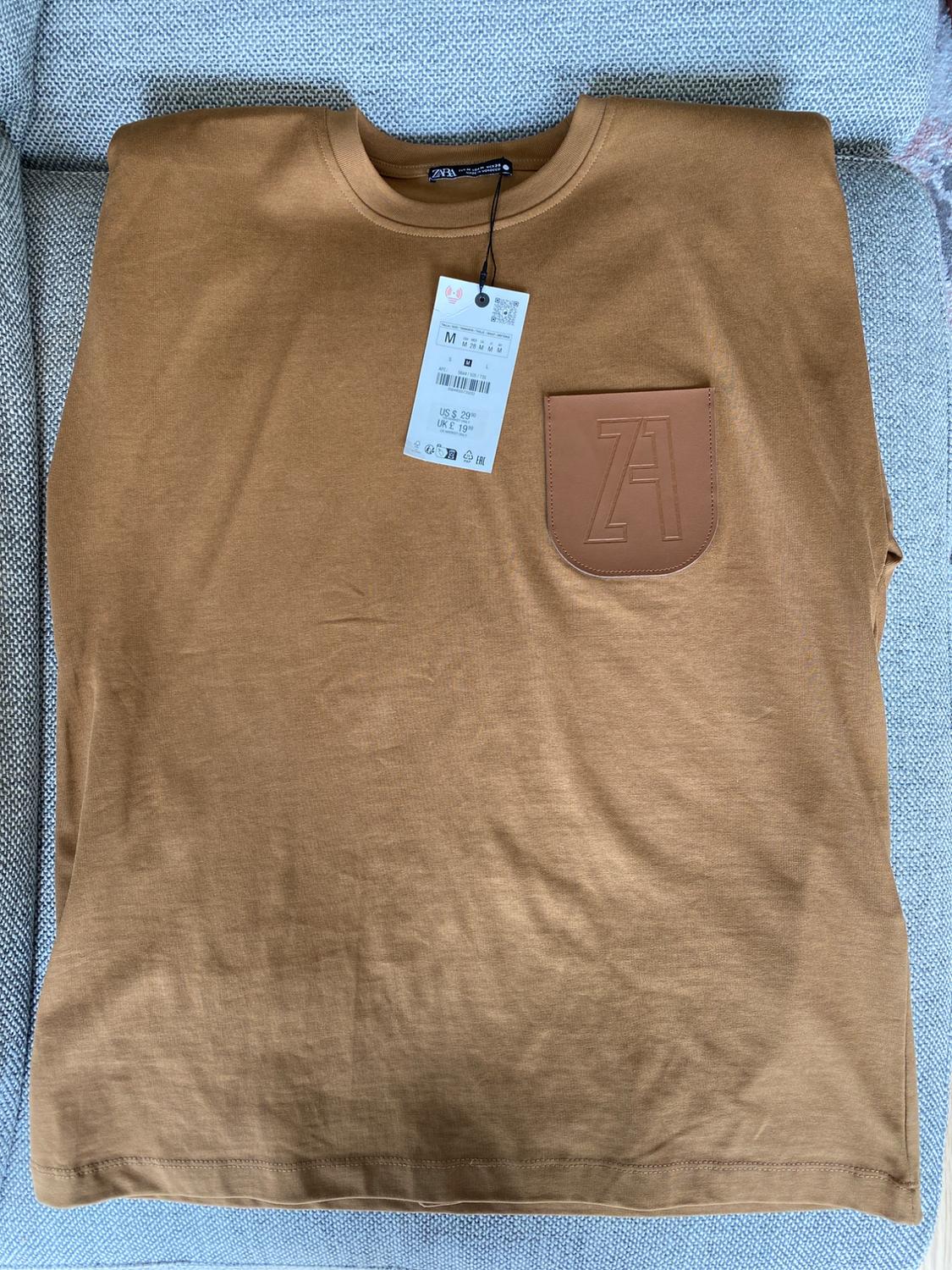 TOP WITH PADDED SHOULDERS AND LABEL - Image 7