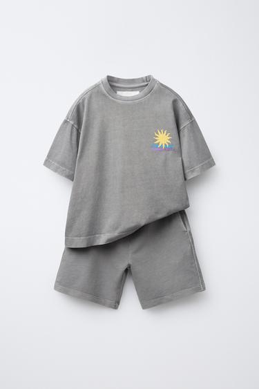 ENSEMBLE TEINT EN PIÈCE T-SHIRT ET BERMUDA IMPRIMÉ - Gris anthracite de Zara - Image 0
