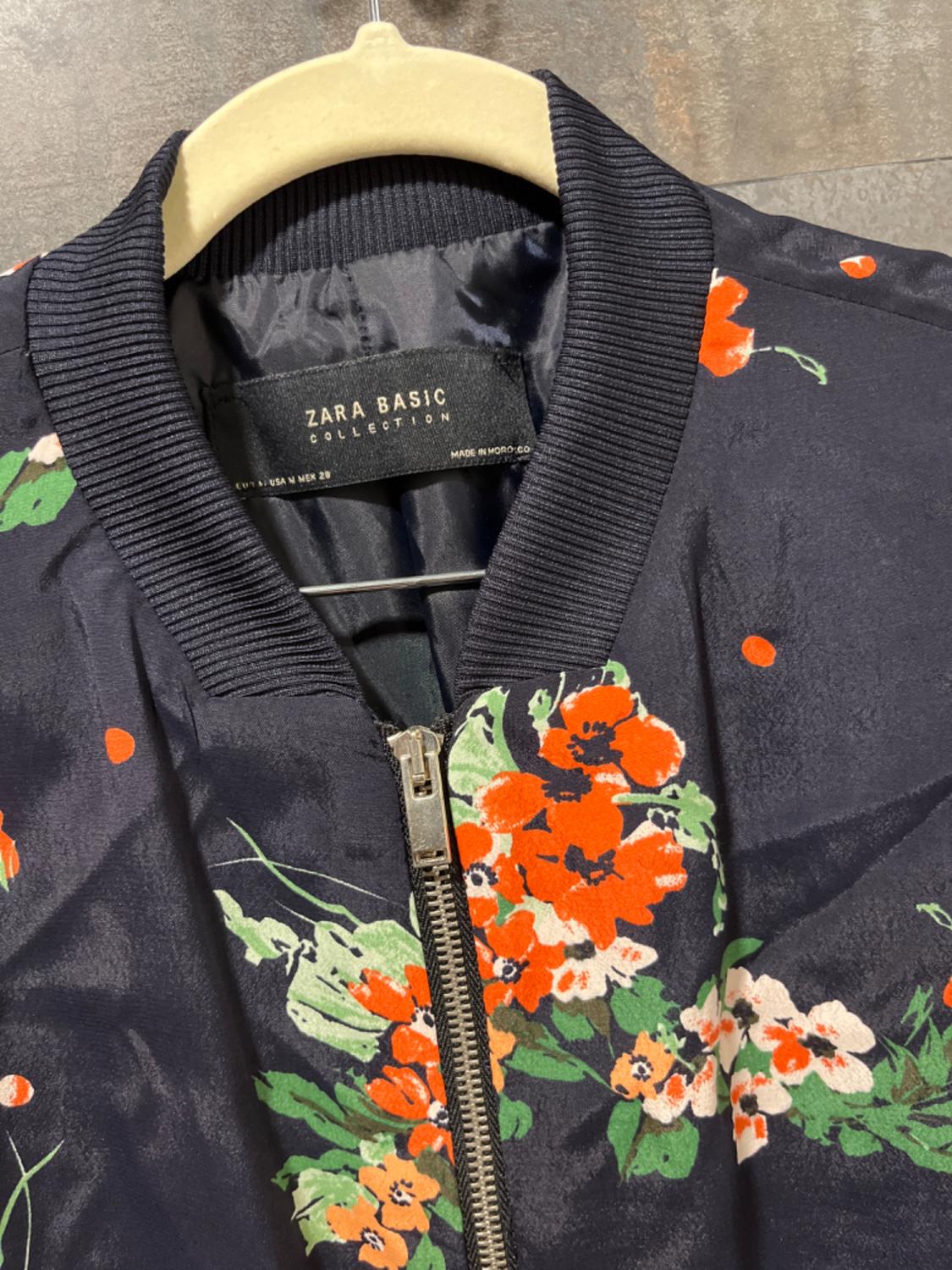 CAZADORA BOMBER ESTAMPADO FLORAL - Image 3