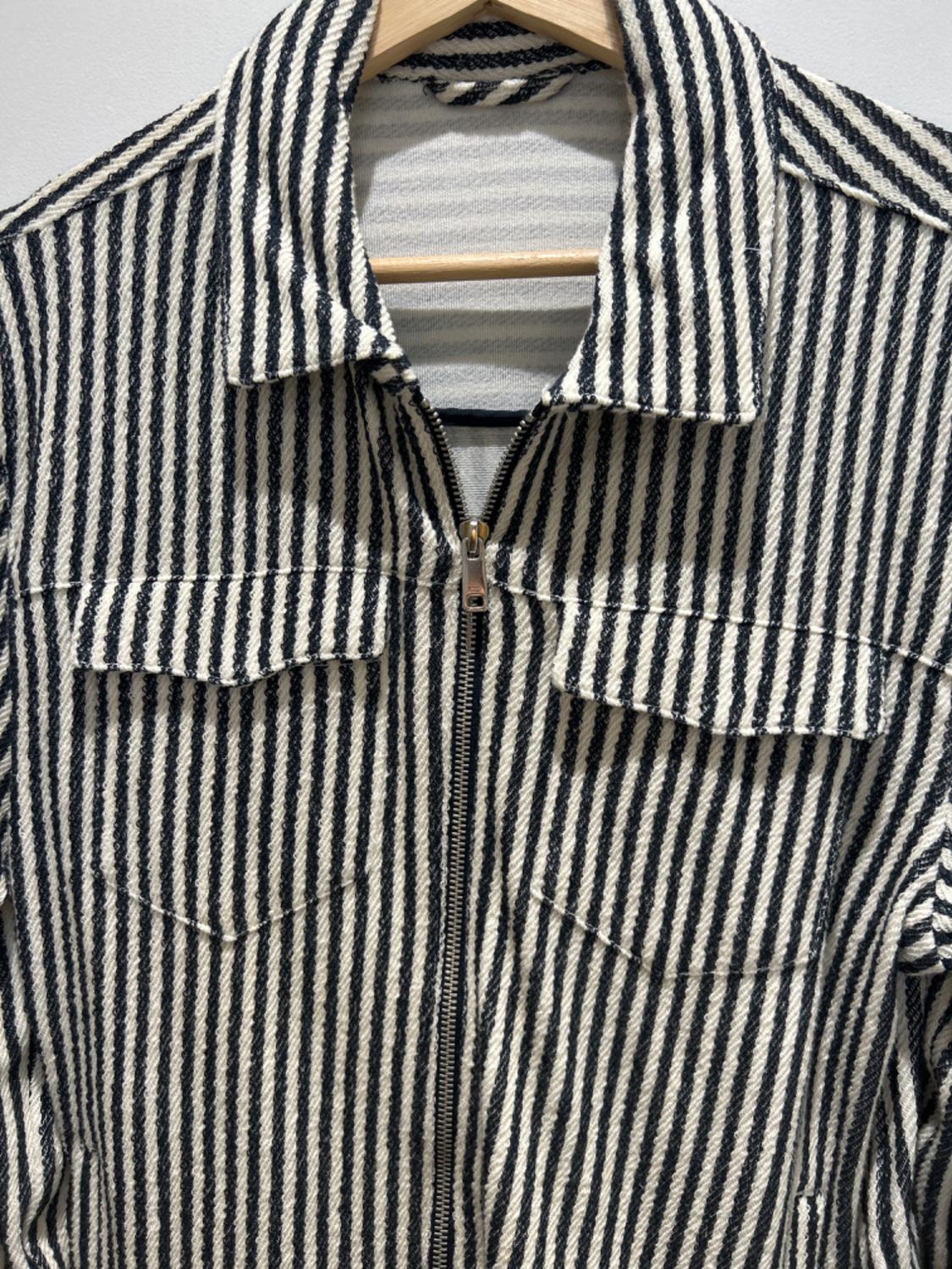 TEXTURED STRIPE JACKET - Image 4