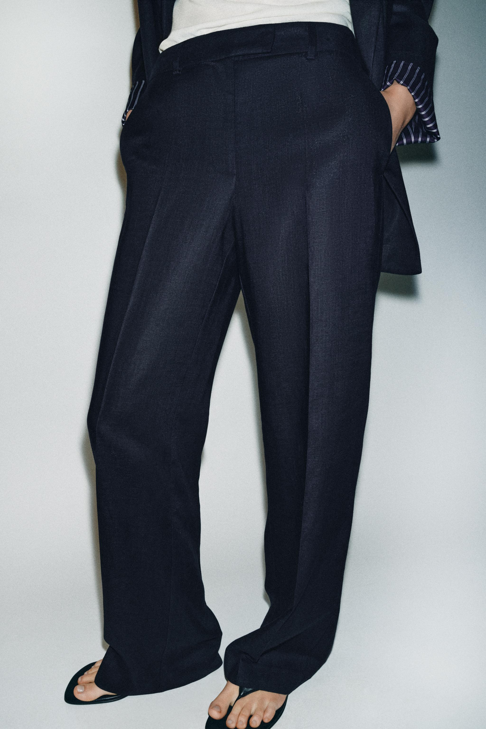STRAIGHT-LEG LINEN BLEND TROUSERS — Navy blue