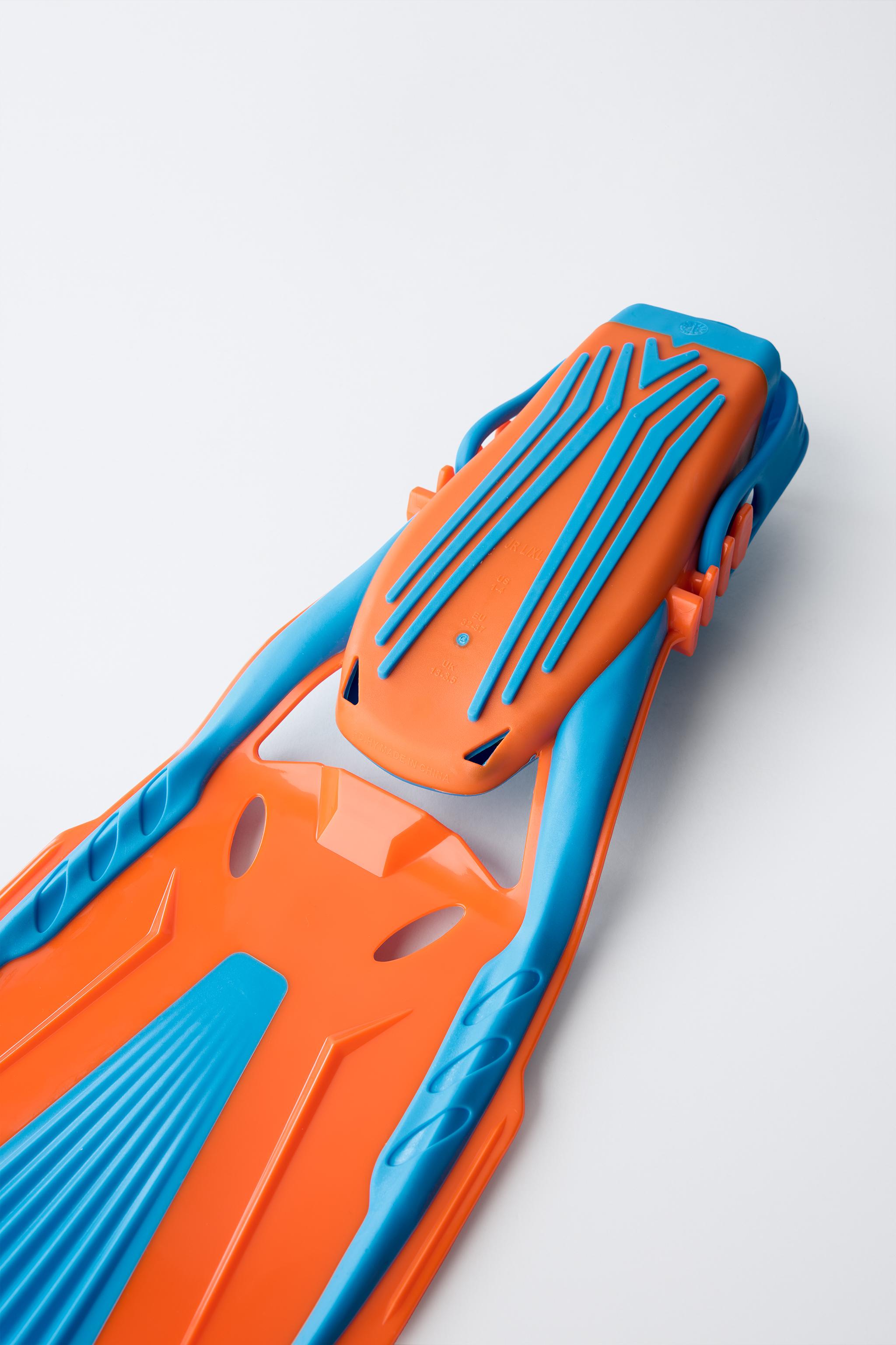 ÉQUIPEMENT DE SNORKEL ET PALMES ZARA X BODY GLOVE ©
