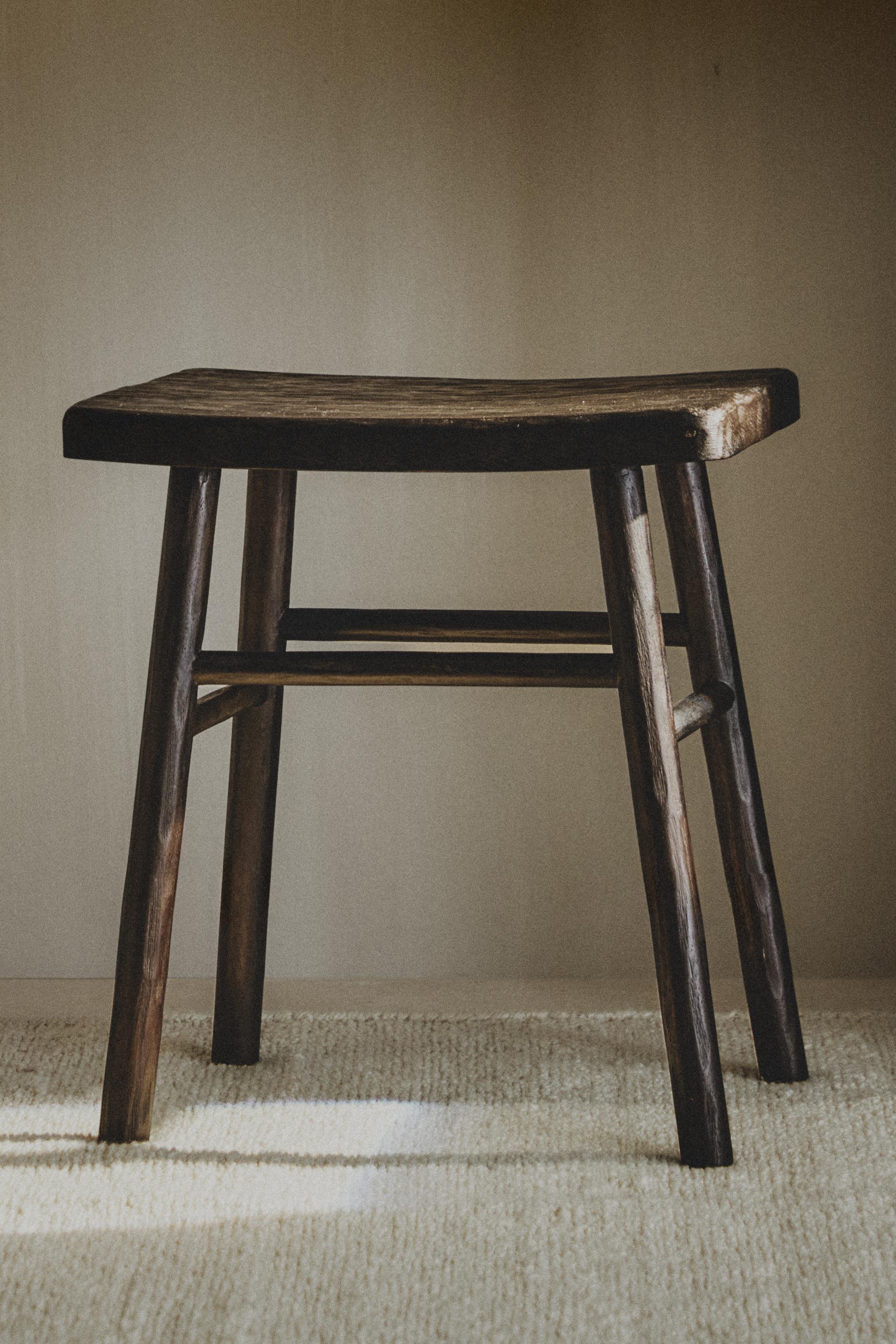 HAMMERED WOOD STOOL - Dark brown | ZARA United States
