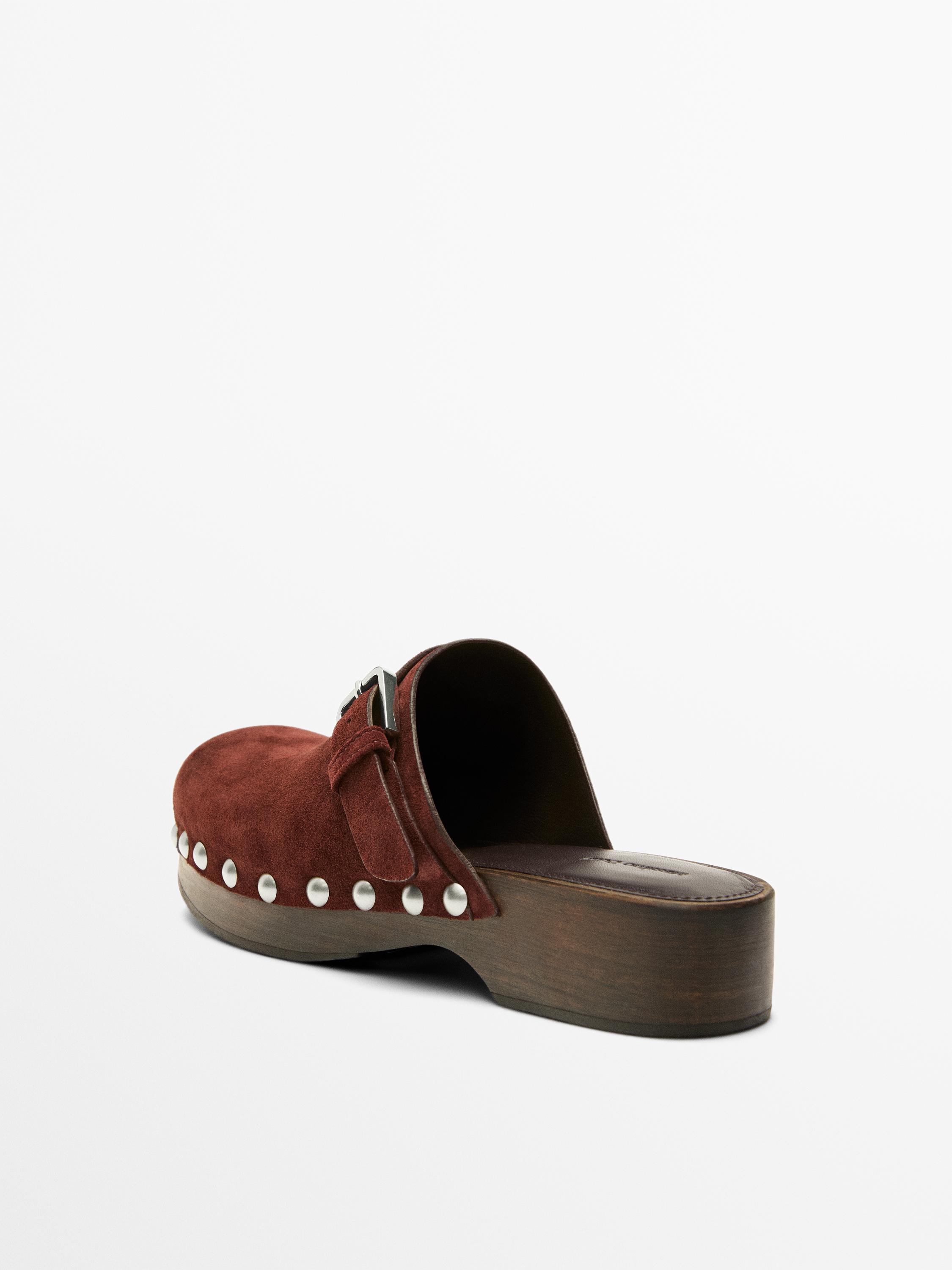 Sabot en cuir à boucle