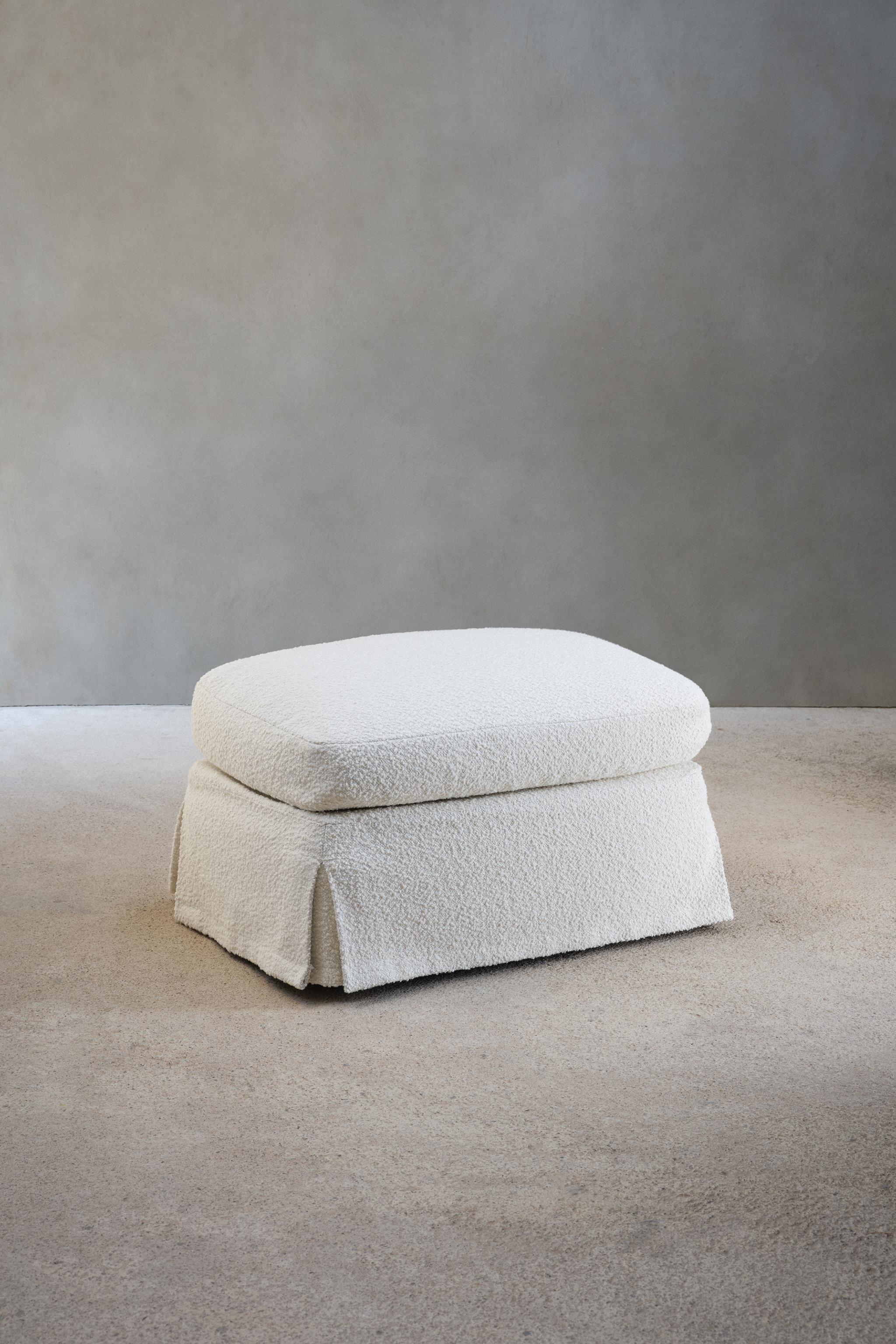 FOOTSTOOL 01 — Ecru