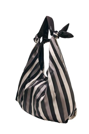 MAXI SACA EFECTO SATINADO NUDOS - Multicolor de Zara