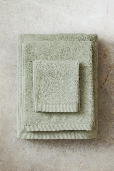 PLAIN COTTON TERRY BATH TOWEL (500 GXM²) - Mint by Zara