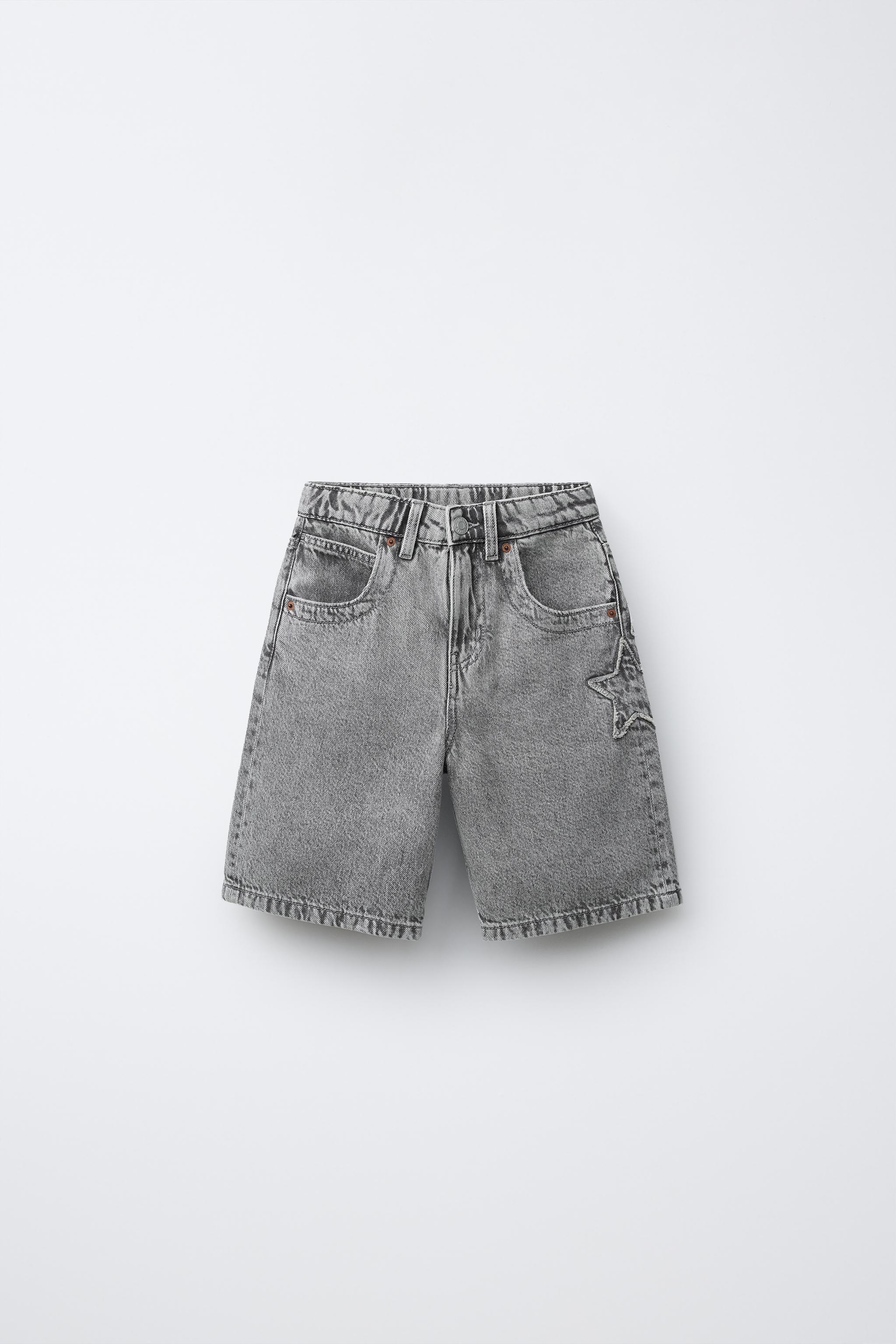 SHORT EN JEAN ÉTOILE ET INSCRIPTION