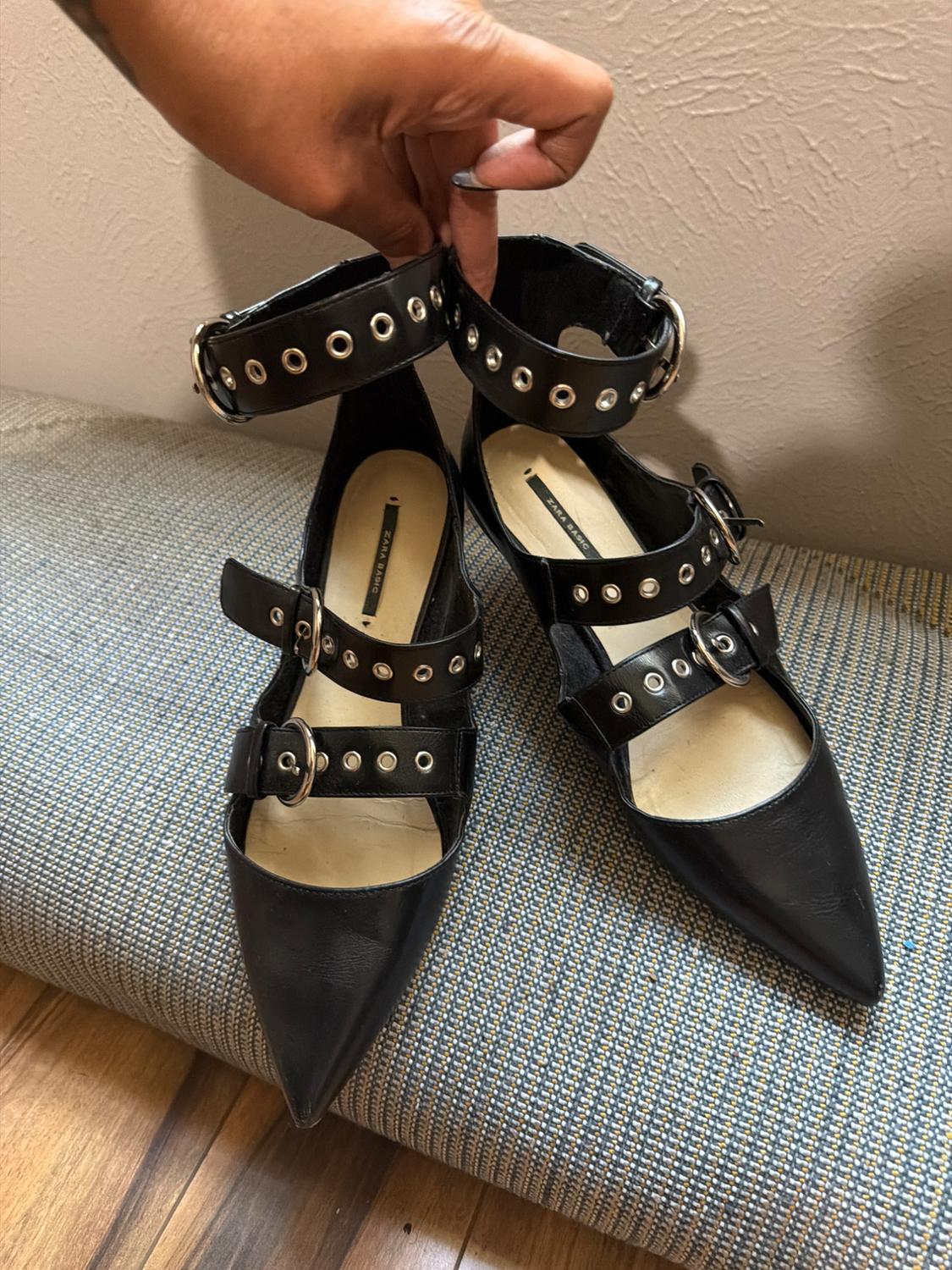 FLAT POINTED TOE FLATS WITH BUCKLES - Image 4