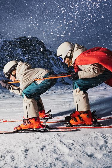 OVERALL MIT KAPUZE, WINDSCHUTZ UND WASSERABWEISEND, RECCO® SYSTEM, SKI-KOLLEKTION - Steingrau von Zara - Bild 0