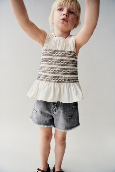 BERMUDA EN DENIM DÉCHIRÉ - Gris de Zara - Image 5