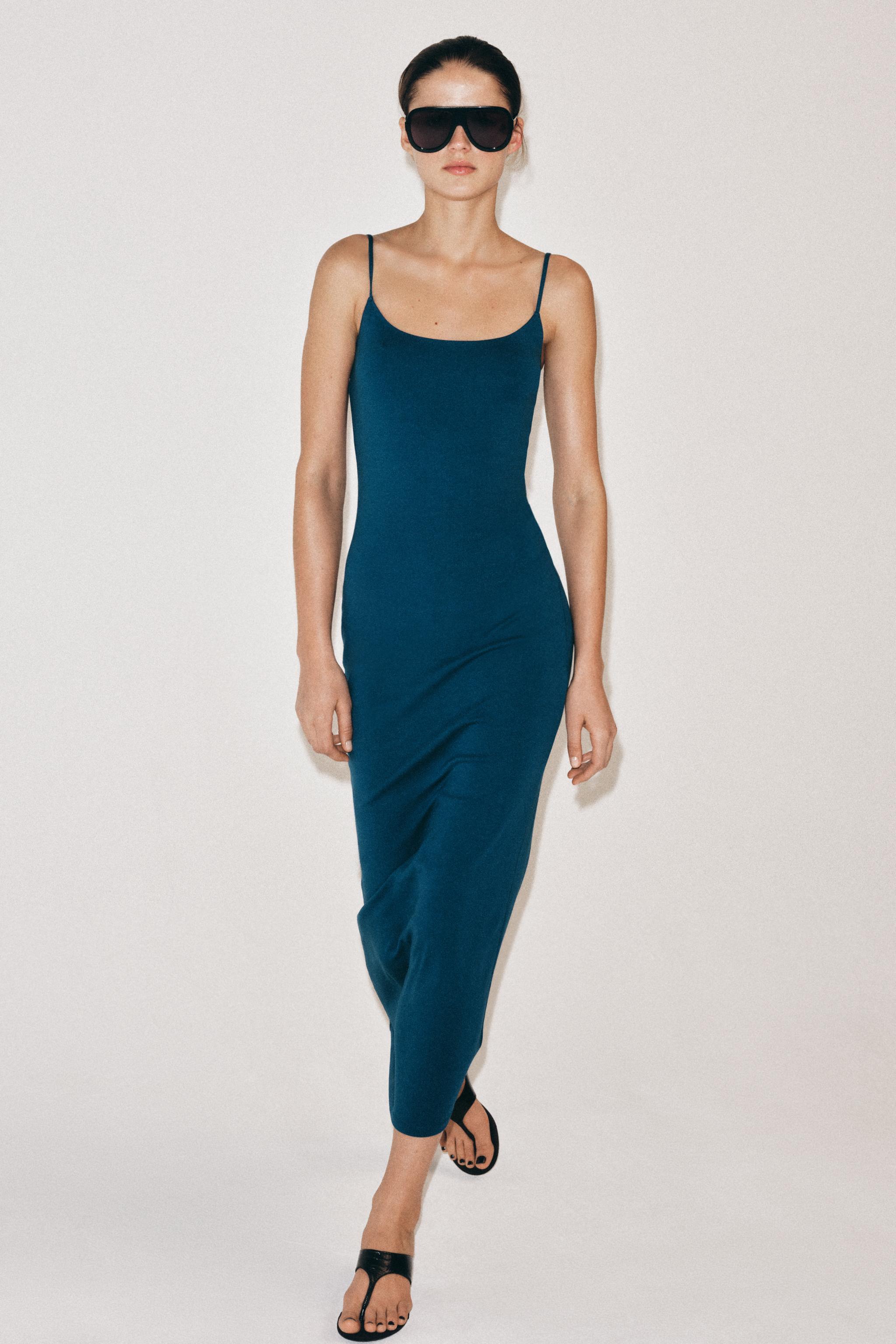 ROBE MI-LONGUE À BRETELLES