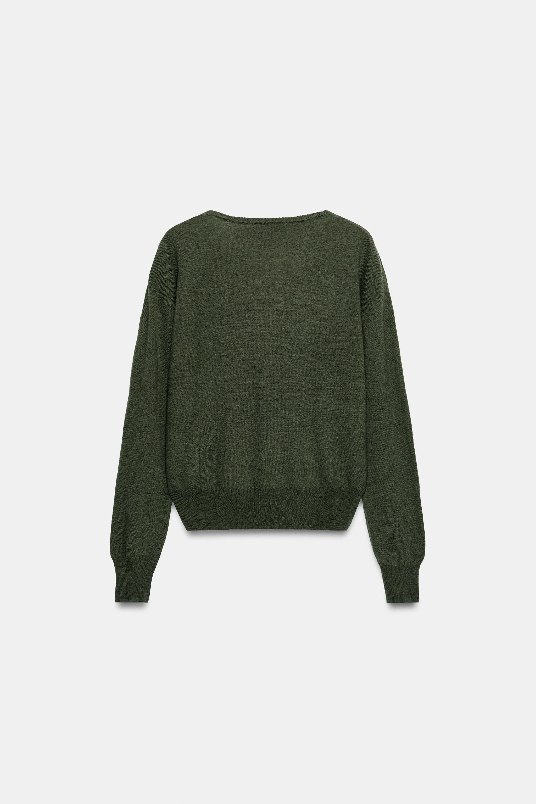 100% EXTRA-SOFT WOOL V-NECK JUMPER