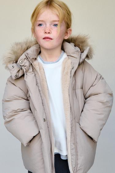 PLUMÍFERO PLUMA PLUMÓN WATER REPELLENT Y CAPUCHA PELO DESMONTABLE - Beige de Zara