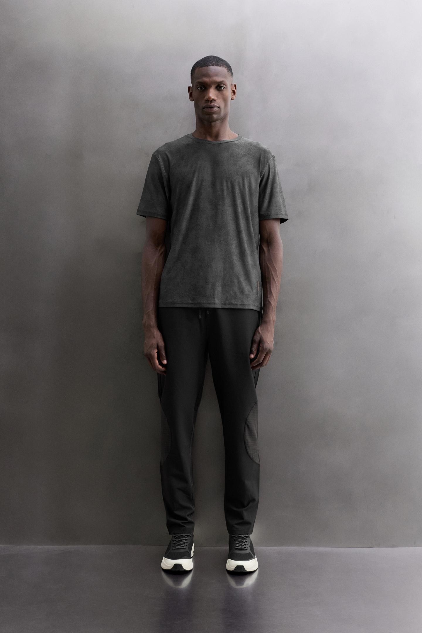Мужская футболка Zara Contrast Jacquard Technical, цвет: Антрацитовый серый — фото 1