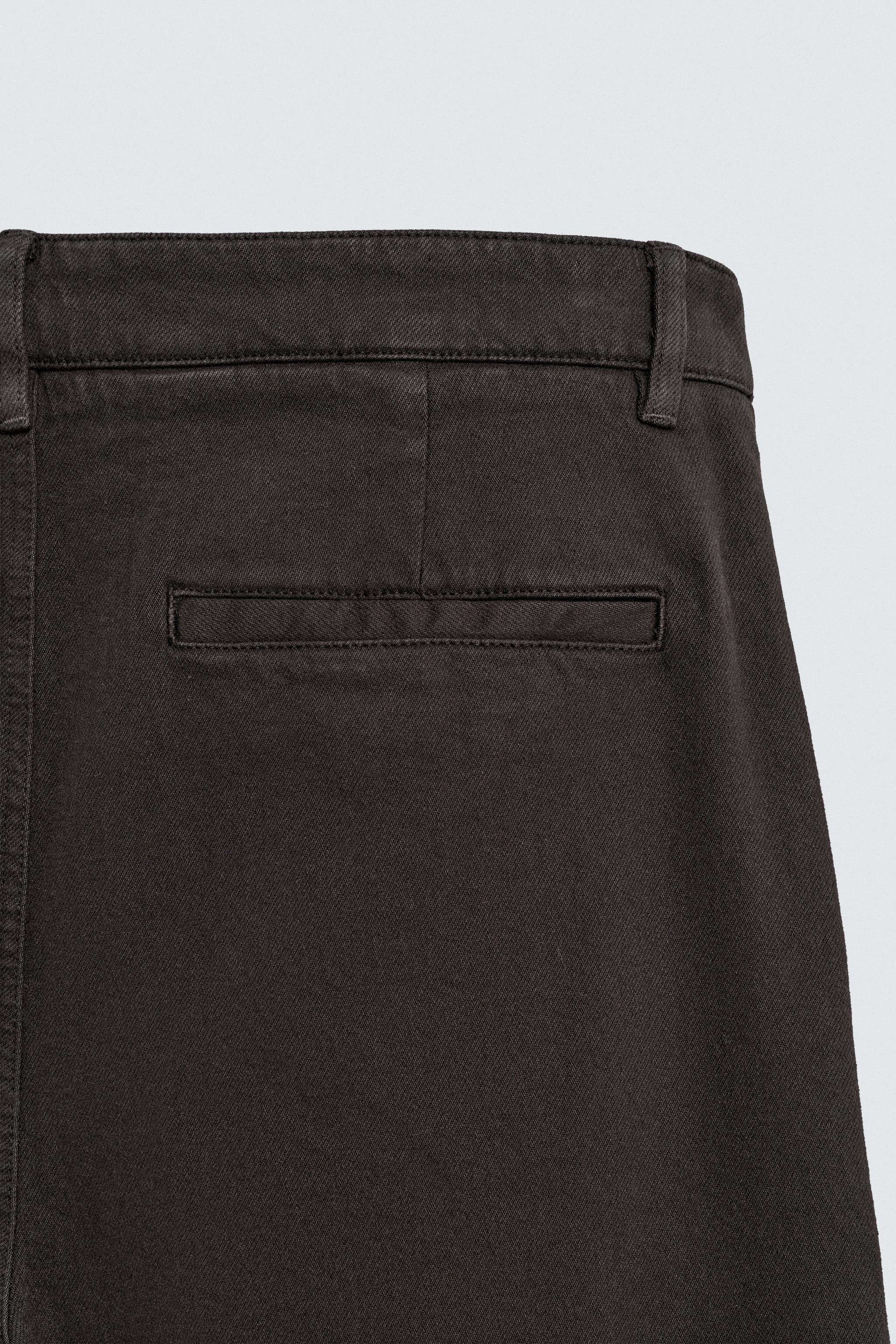 PLEATED STRAIGHT FIT PANTS