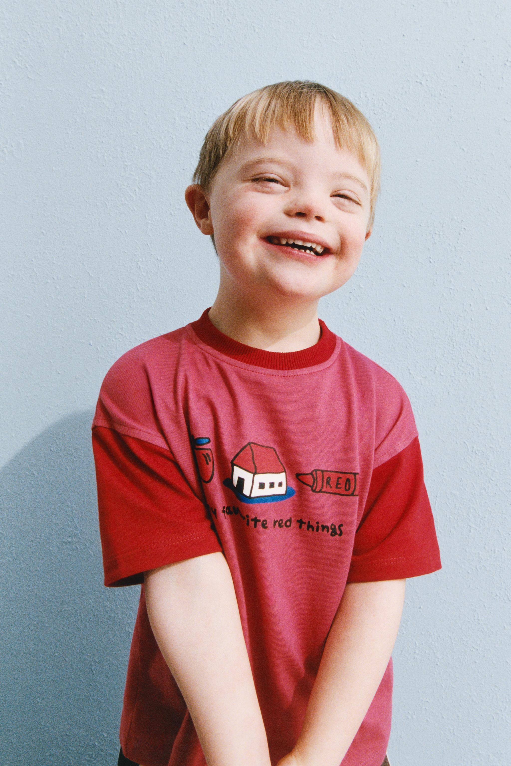 CONTRASTING SLEEVE PRINTED T-SHIRT