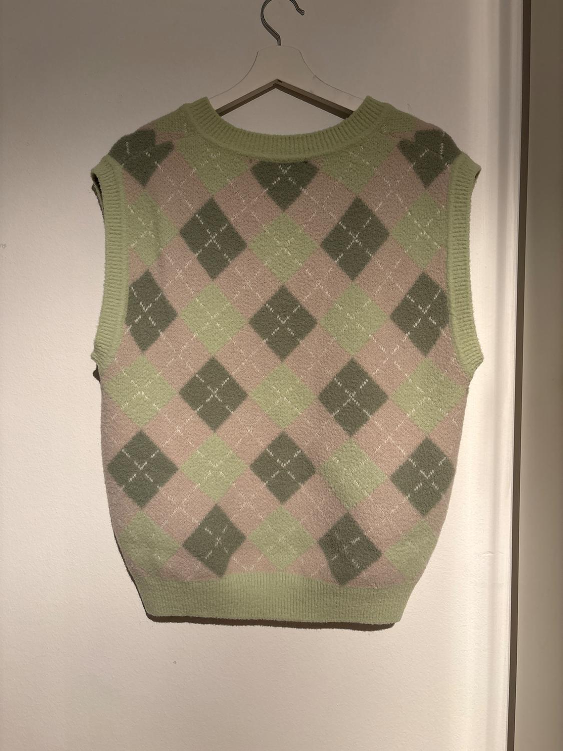 ARGYLE KNIT VEST - Image 2