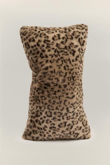 FUNDA DE COJÍN EFECTO PELO LEOPARDO - Leopardo de Zara