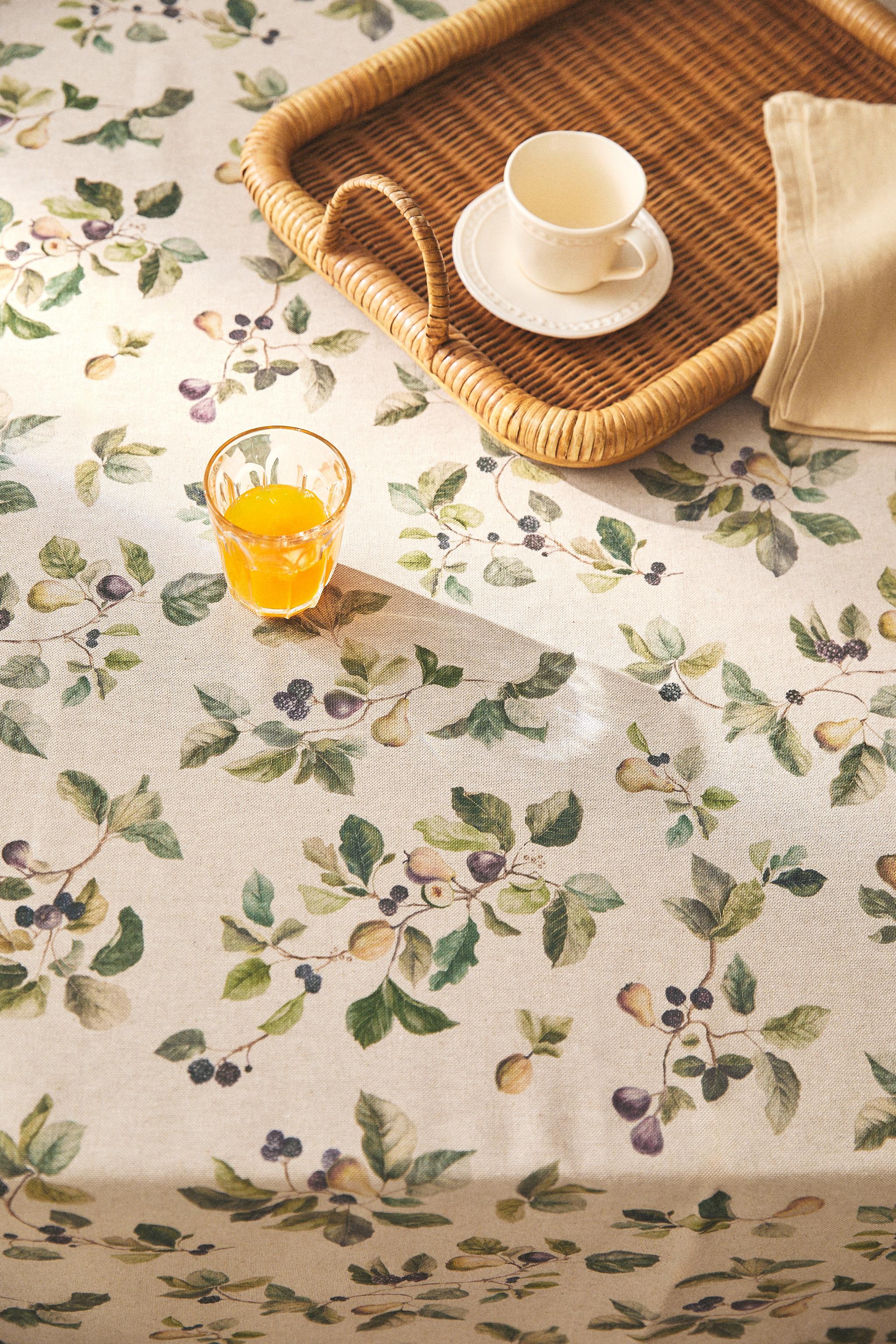 FRUIT PRINT TABLECLOTH