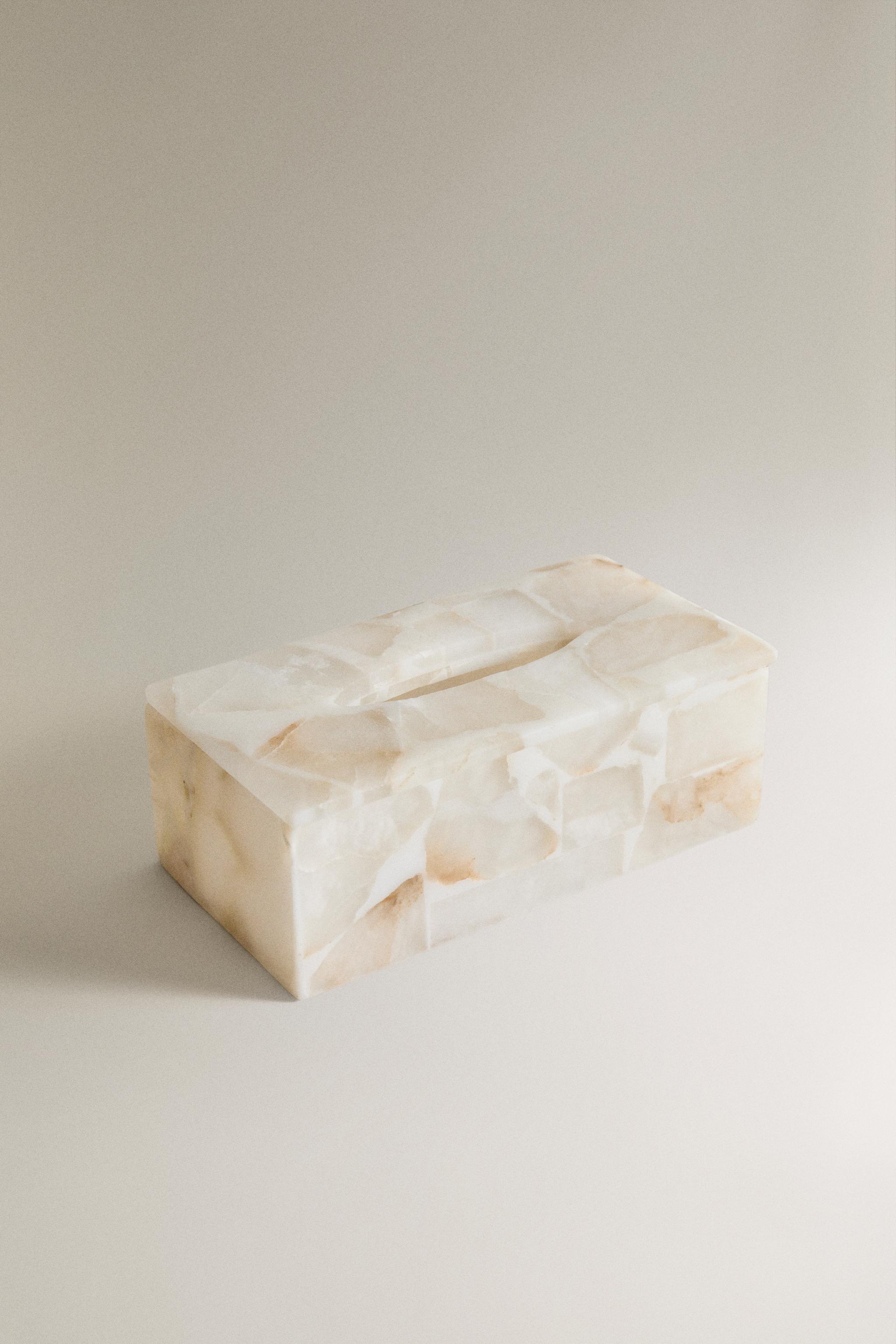 ALABASTER RESIN TISSUE BOX — Light beige