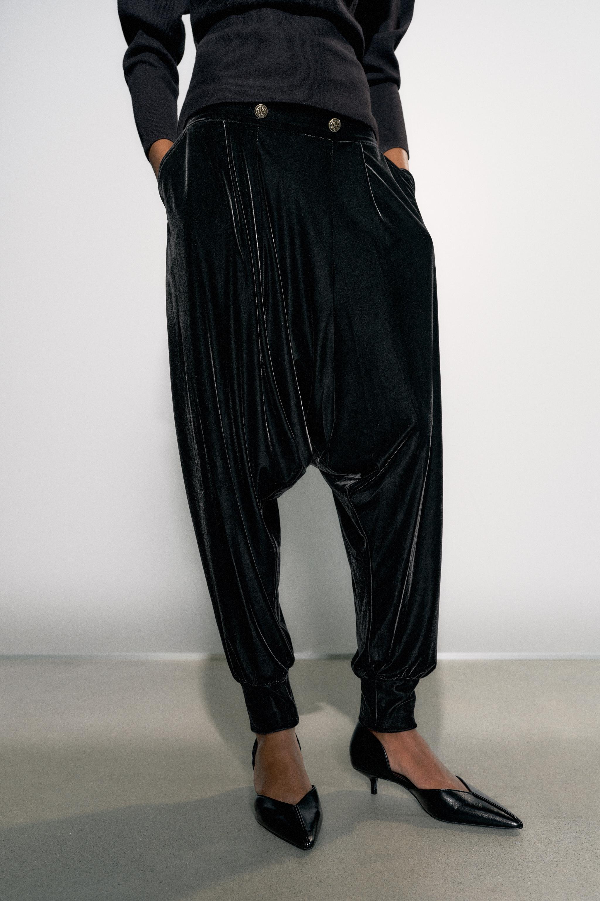 VELVET BUTTON BALLOON PANTS