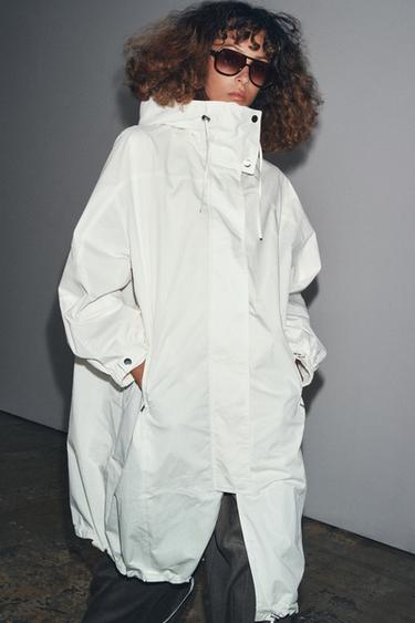 PARKA OVERSIZE MULTIPOSICIÓN CAPUCHA ZW COLLECTION - Blanco de Zara