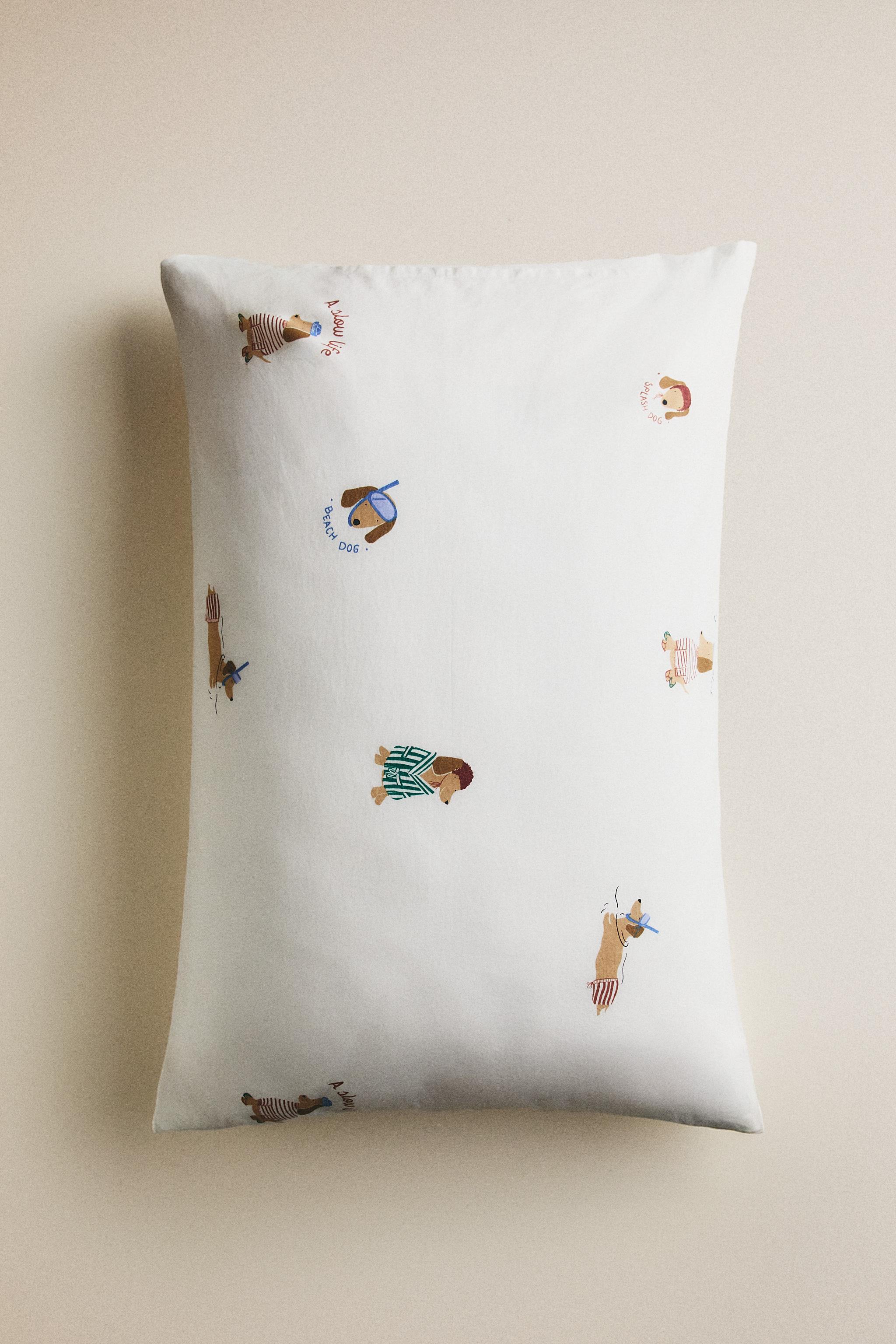 KIDS' DOG PRINT PILLOWCASE — Multicolored