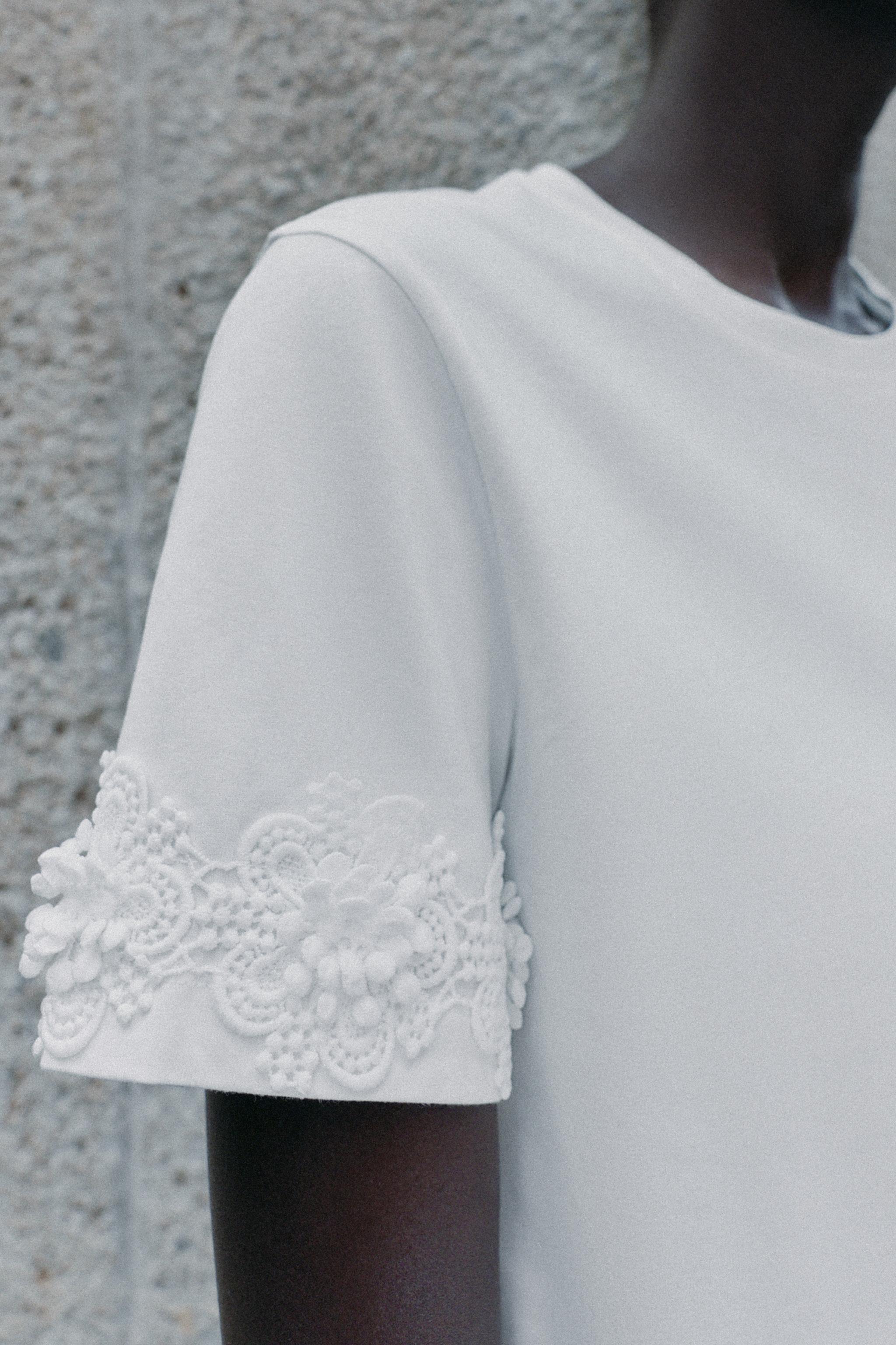 EMBROIDERED FLOWER T-SHIRT - thumbnail 5