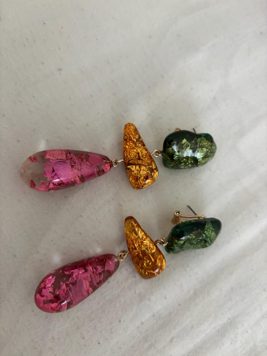 TRIPLE RESIN EARRINGS - Image 3