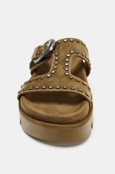 SANDALES À PLATEFORME ET CLOUS EN CROÛTE DE CUIR - Vert kaki de Zara - Image 4