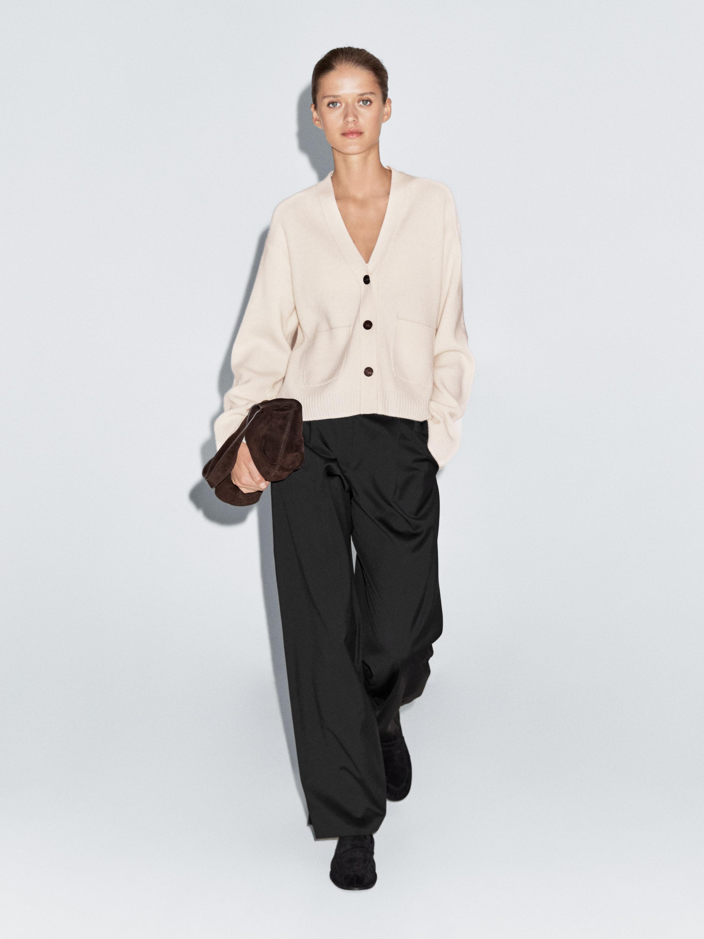 100% wool knit cardigan with pockets