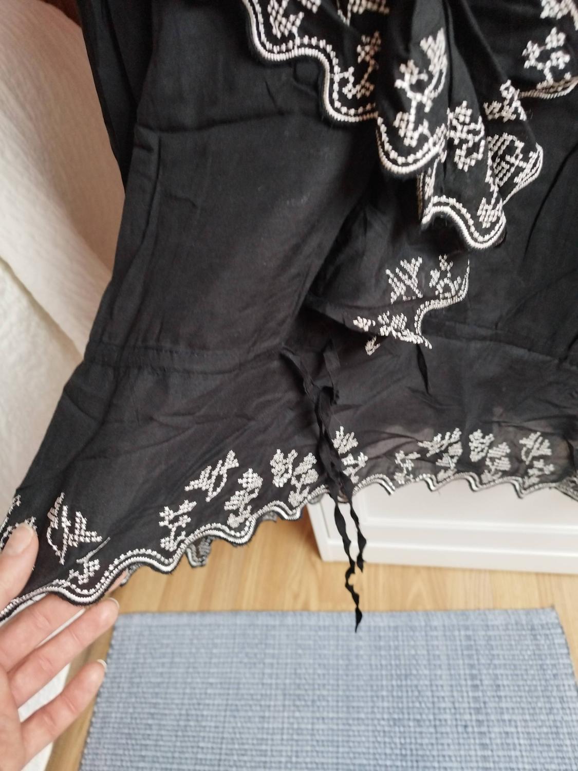 ZW COLLECTION EMBROIDERED RUFFLE BLOUSE - Image 4